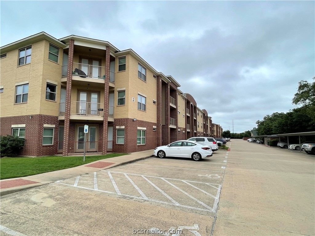 1915 Dartmouth Street 1011, College Station, TX 77840