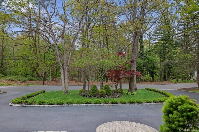 37 Pine Ridge Drive, Smithtown, NY 11787