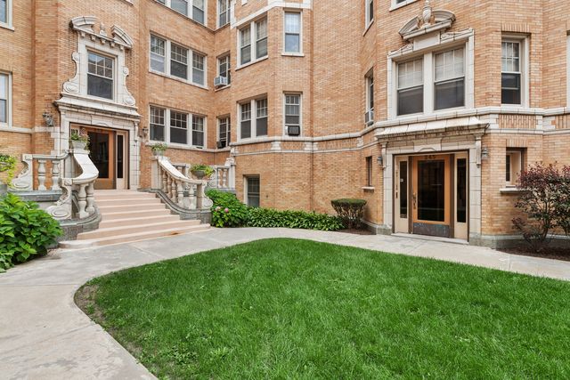 245 Washington Boulevard 2B, Oak Park, IL 60302
