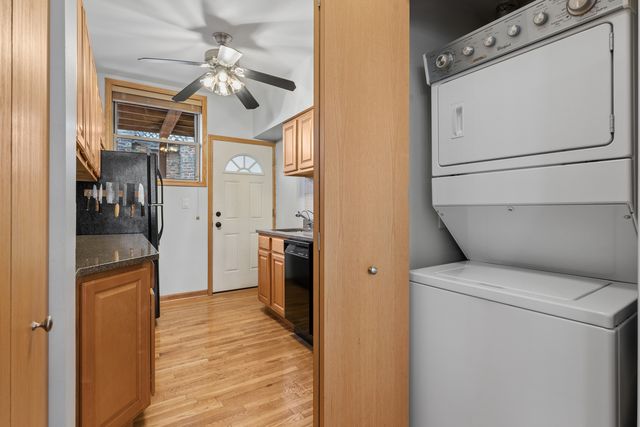 245 Washington Boulevard 2B, Oak Park, IL 60302