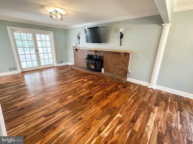 5 ROYAL OAK RD, Lawrence Township, NJ 08648