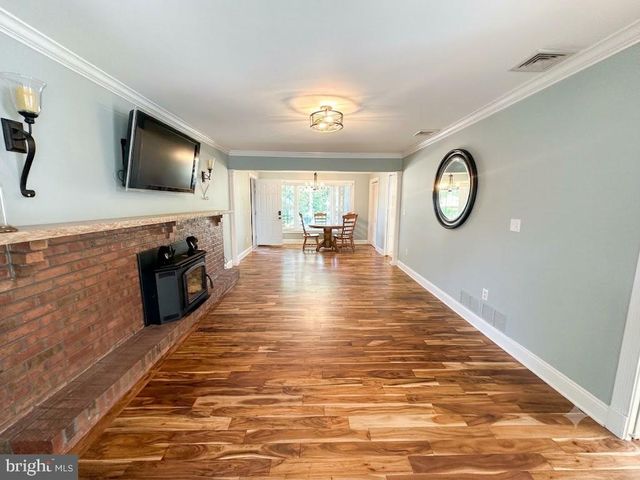 5 ROYAL OAK RD, Lawrence Township, NJ 08648