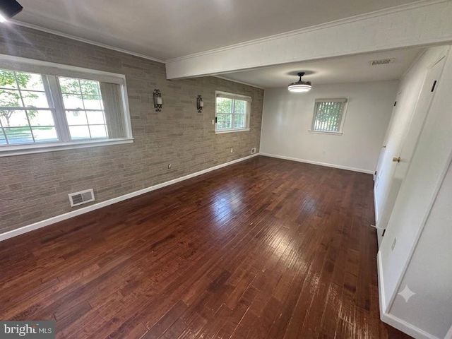 5 ROYAL OAK RD, Lawrence Township, NJ 08648