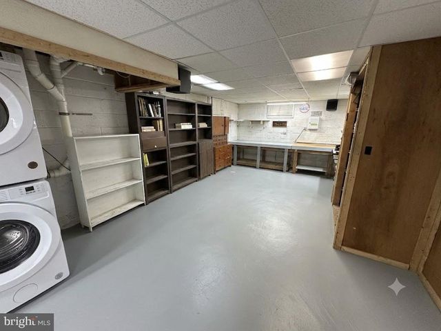 5 ROYAL OAK RD, Lawrence Township, NJ 08648