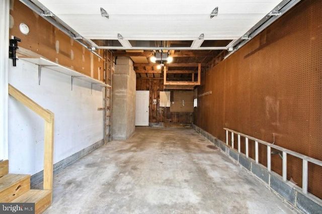5 ROYAL OAK RD, Lawrence Township, NJ 08648
