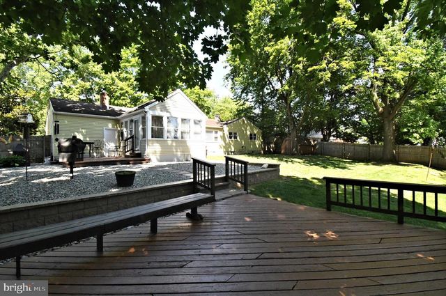 5 ROYAL OAK RD, Lawrence Township, NJ 08648