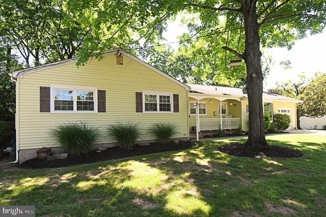 5 ROYAL OAK RD, Lawrence Township, NJ 08648