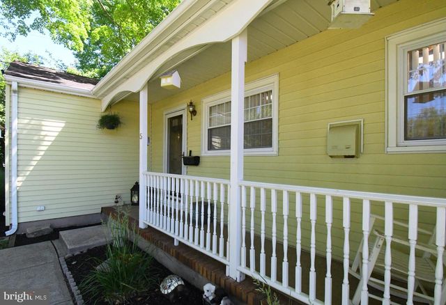 5 ROYAL OAK RD, Lawrence Township, NJ 08648