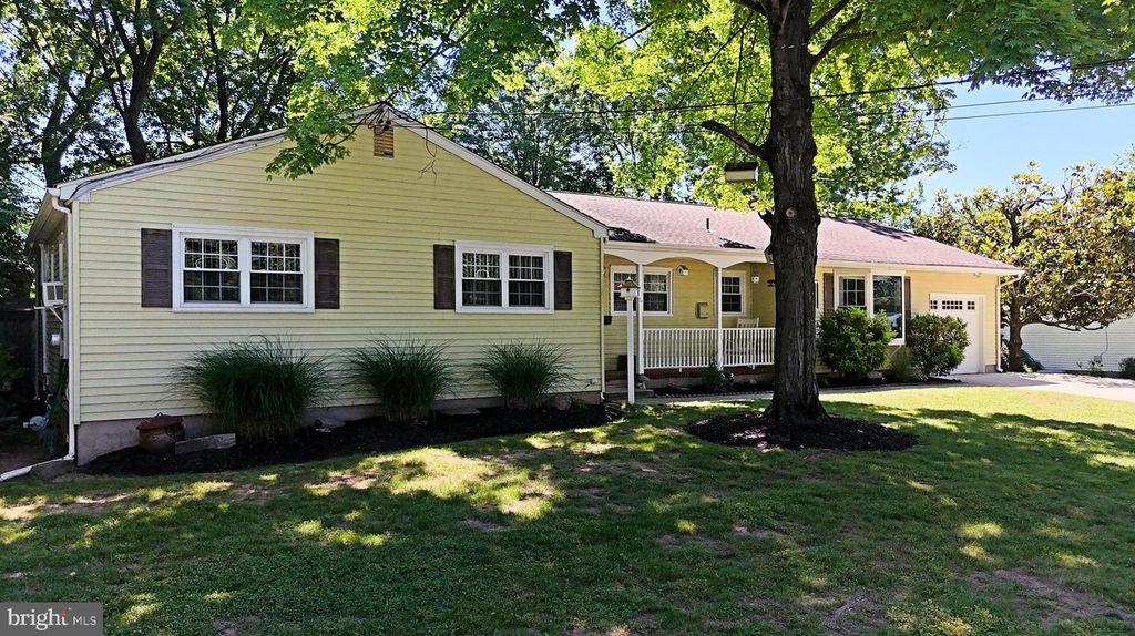 5 ROYAL OAK RD, Lawrence Township, NJ 08648