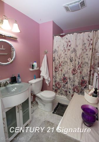 241 Aberdeen Court unit 11 bldg 6, Flushing, MI 48433