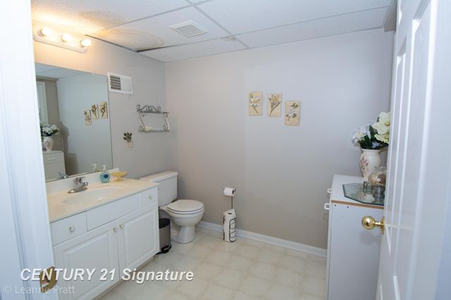 241 Aberdeen Court unit 11 bldg 6, Flushing, MI 48433