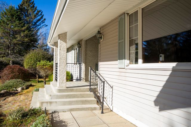 59 Rosbo Lane, Morrisonville, NY 12962