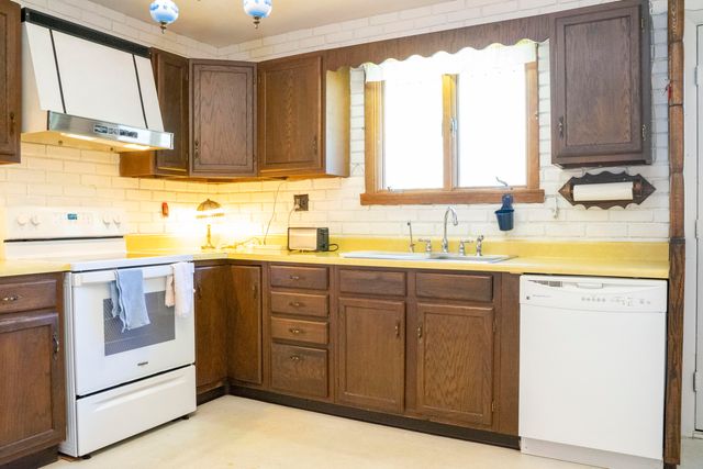 59 Rosbo Lane, Morrisonville, NY 12962