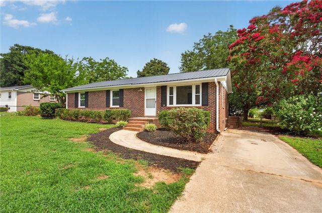 13 Prestbury Drive, Greenville, SC 29605