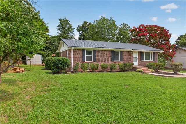 13 Prestbury Drive, Greenville, SC 29605