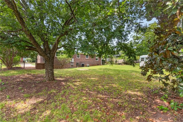 13 Prestbury Drive, Greenville, SC 29605