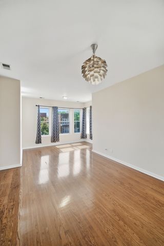 6712 S Ridgeland Avenue 3A, Chicago, IL 60649