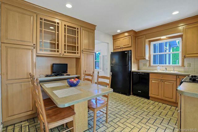 106 Alexander Avenue, White Plains, NY 10606