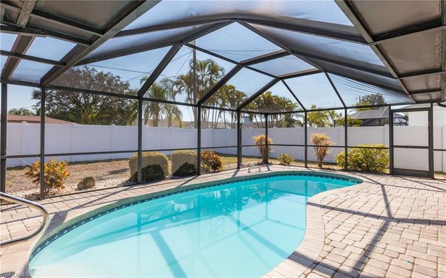 3337 SE 10th PL, Cape Coral, FL 33904