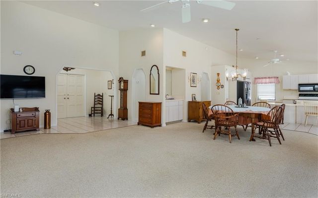 3337 SE 10th PL, Cape Coral, FL 33904