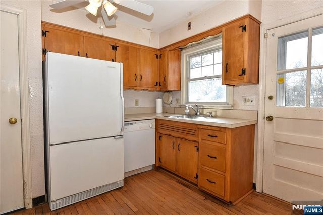 96 Grove Street, Waldwick, NJ 07463