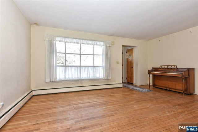 96 Grove Street, Waldwick, NJ 07463