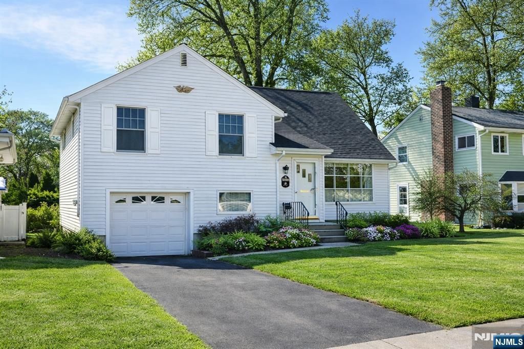 96 Grove Street, Waldwick, NJ 07463