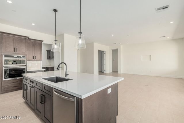 22352 W Daley Lane, Surprise, AZ 85387