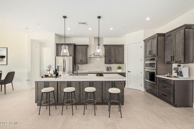 22352 W Daley Lane, Surprise, AZ 85387