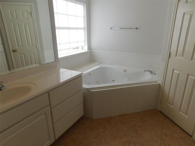 2710 Grants Lake Boulevard F4, Sugar Land, TX 77479
