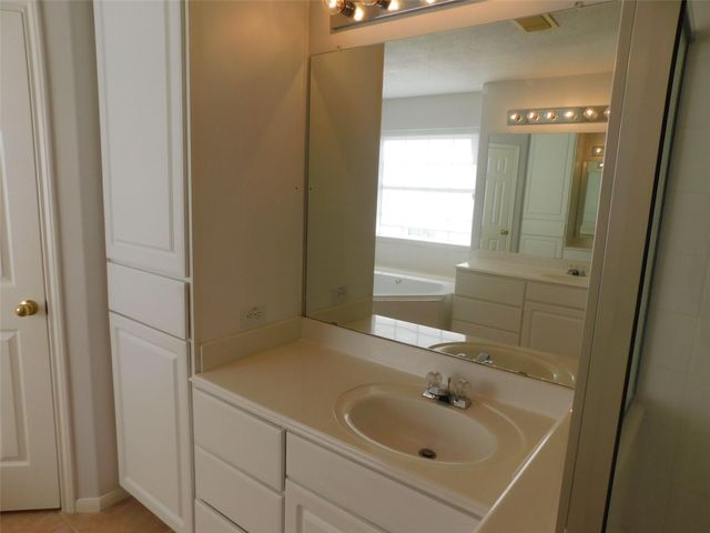 2710 Grants Lake Boulevard F4, Sugar Land, TX 77479