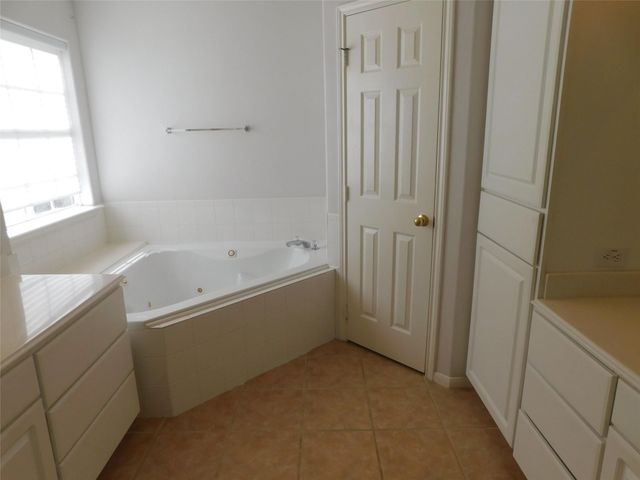 2710 Grants Lake Boulevard F4, Sugar Land, TX 77479