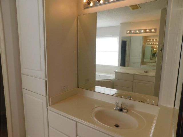 2710 Grants Lake Boulevard F4, Sugar Land, TX 77479