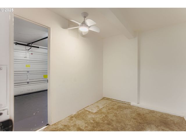 3990 CARMAN Dr, Lake Oswego, OR 97035