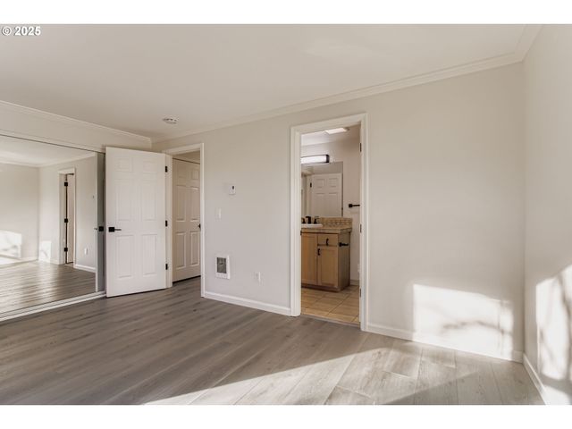 3990 CARMAN Dr, Lake Oswego, OR 97035