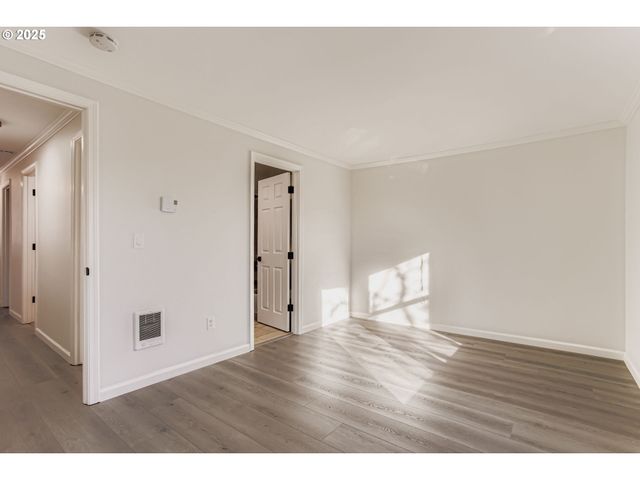 3990 CARMAN Dr, Lake Oswego, OR 97035