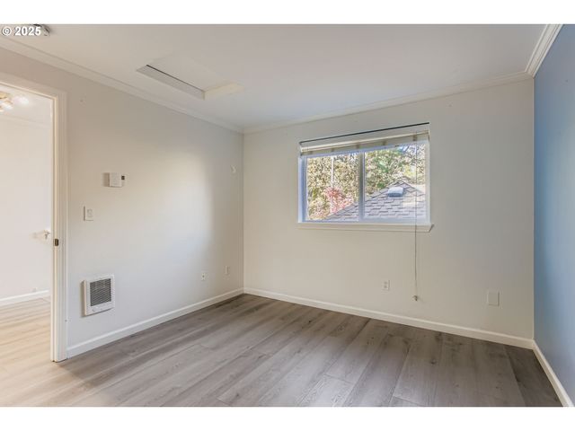 3990 CARMAN Dr, Lake Oswego, OR 97035