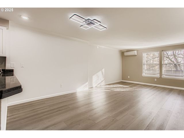 3990 CARMAN Dr, Lake Oswego, OR 97035