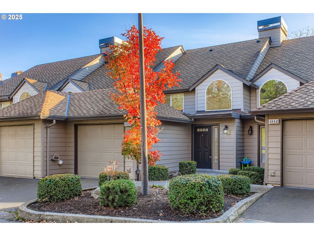 3990 CARMAN Dr, Lake Oswego, OR 97035