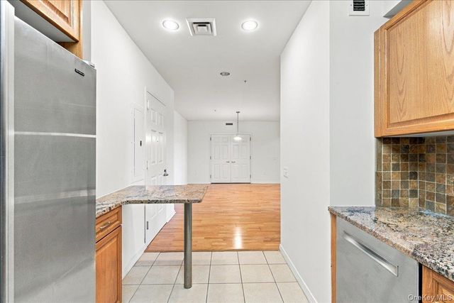 100 Harbor View Drive 651, Port Washington, NY 11050