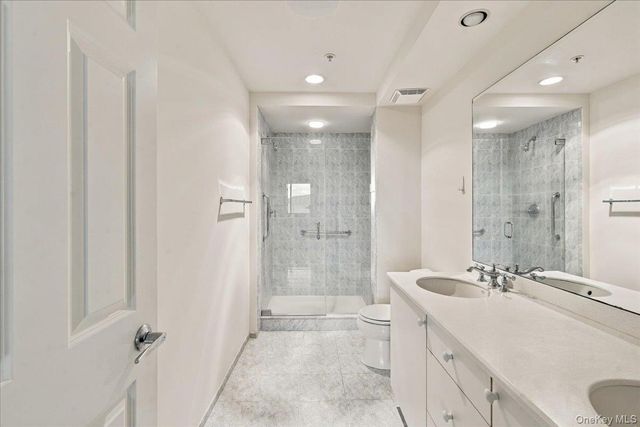 100 Harbor View Drive 651, Port Washington, NY 11050