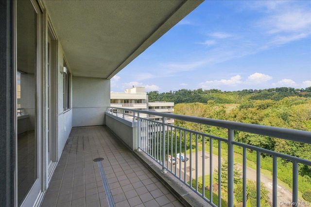 100 Harbor View Drive 651, Port Washington, NY 11050