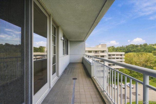 100 Harbor View Drive 651, Port Washington, NY 11050