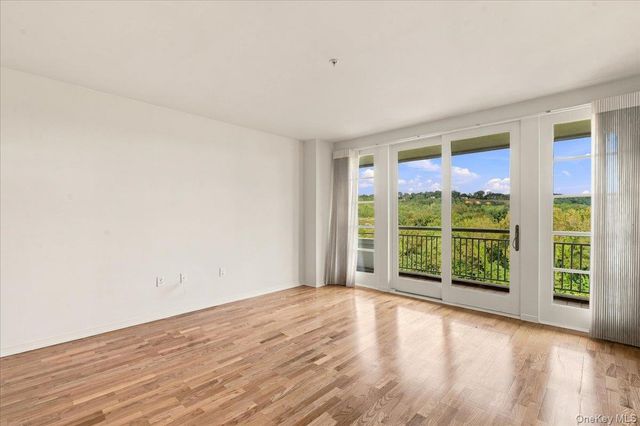 100 Harbor View Drive 651, Port Washington, NY 11050