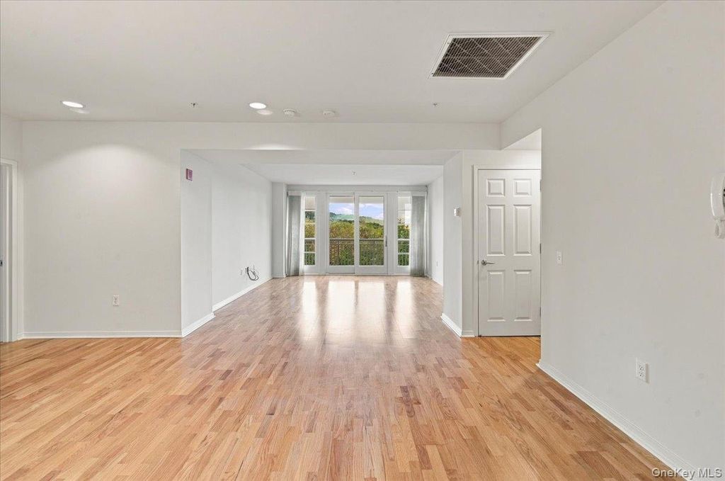 100 Harbor View Drive 651, Port Washington, NY 11050 — photo 3