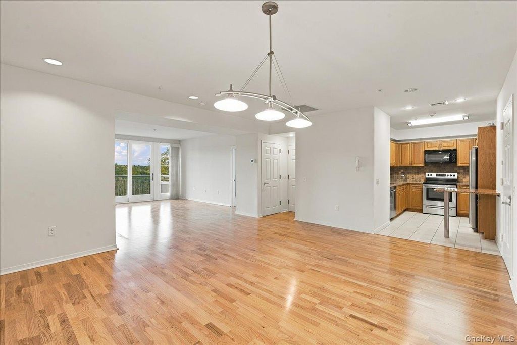 100 Harbor View Drive 651, Port Washington, NY 11050 — photo 4