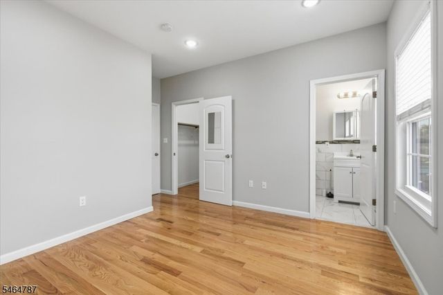 117 Cross St, Harrison Town, NJ 07029
