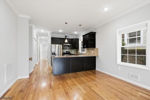 117 Cross St, Harrison Town, NJ 07029