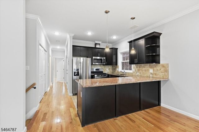 117 Cross St, Harrison Town, NJ 07029