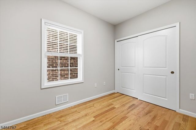 117 Cross St, Harrison Town, NJ 07029